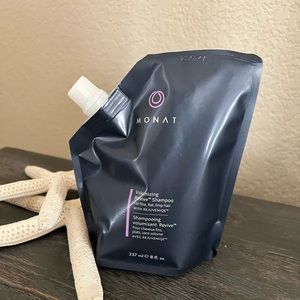 MoNAT Volumizing revive shampoo for fine flat limp hair. Refill